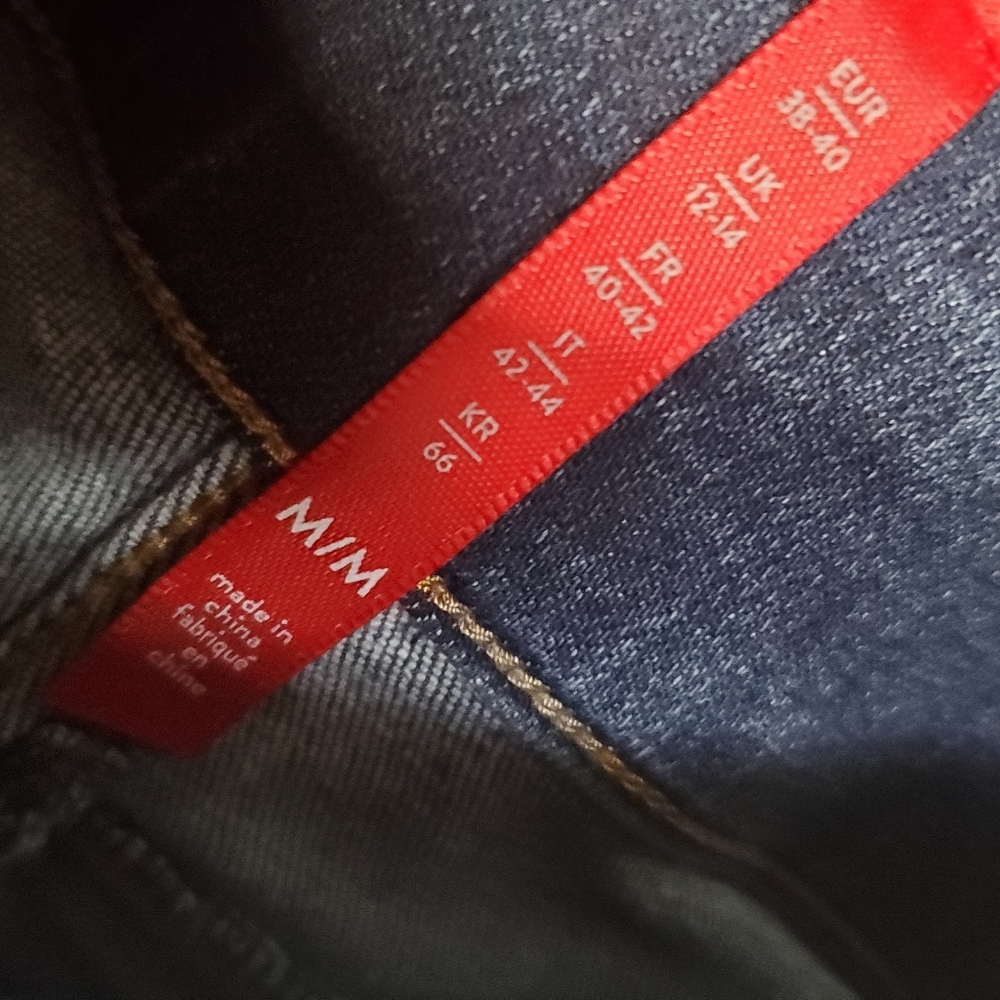 SPANX distressed ankle skinny denim legging - Picture 4 of 5